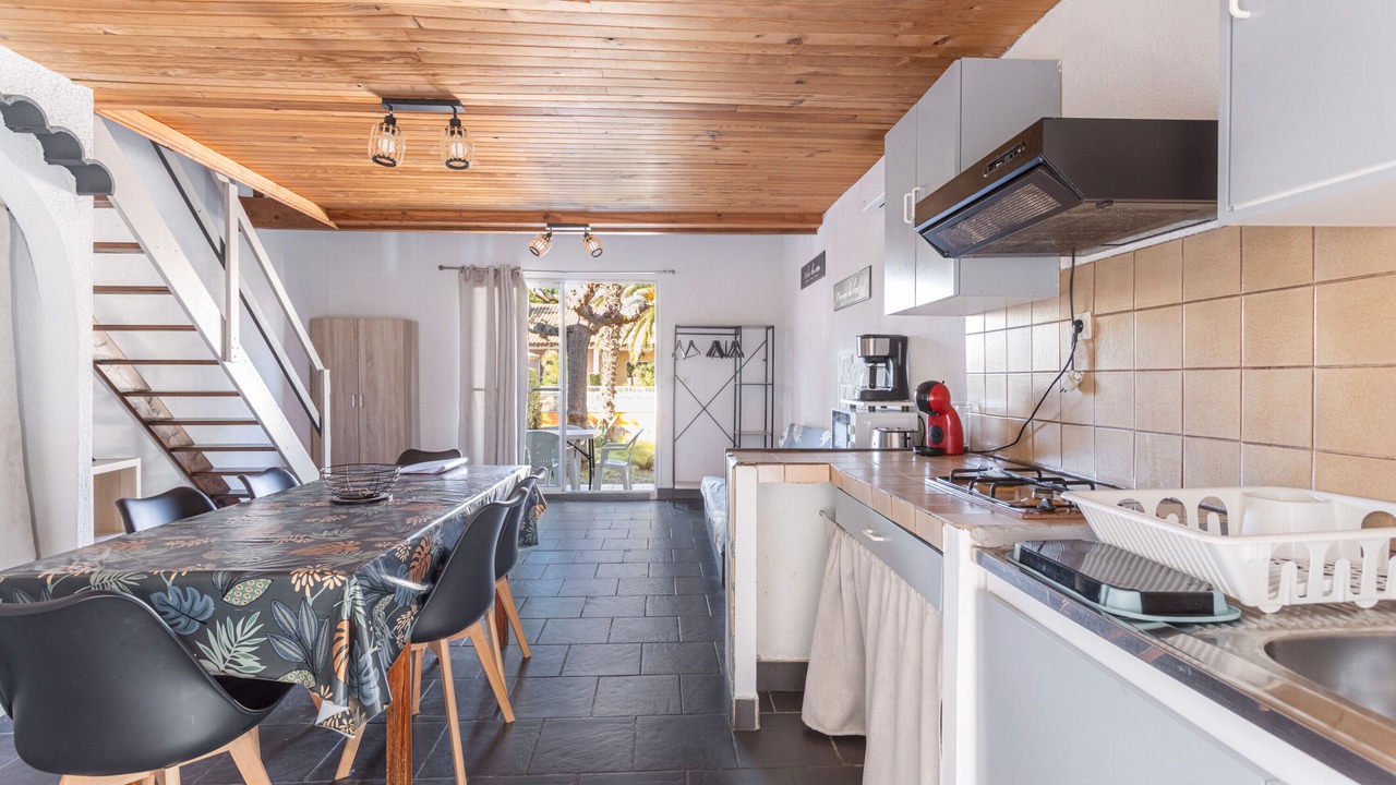 Photo of Kitchen in Roquefort-des-Corbieres