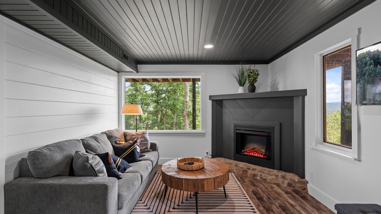 Photo of Livingroom in Morganton