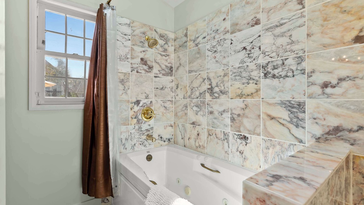 Photo of Bathroom in Marina Peninsula