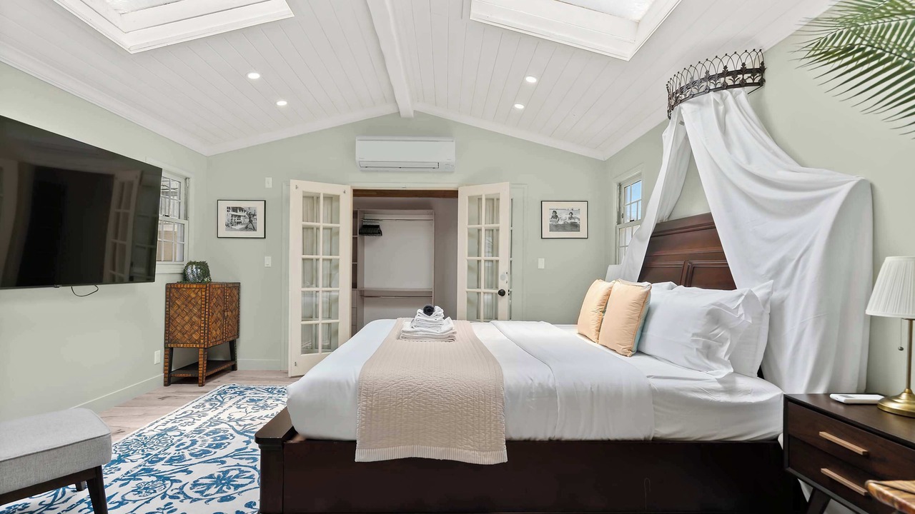 Photo of Bedroom in Marina Peninsula