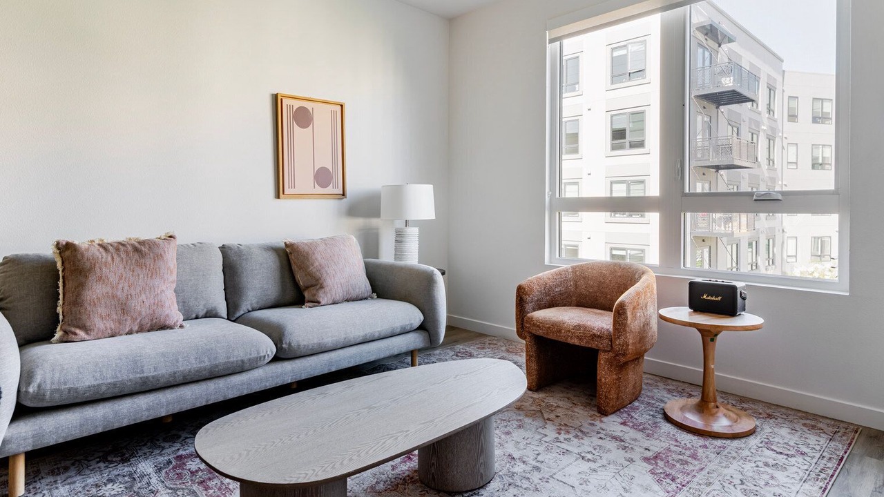 Photo of Livingroom in Newhall