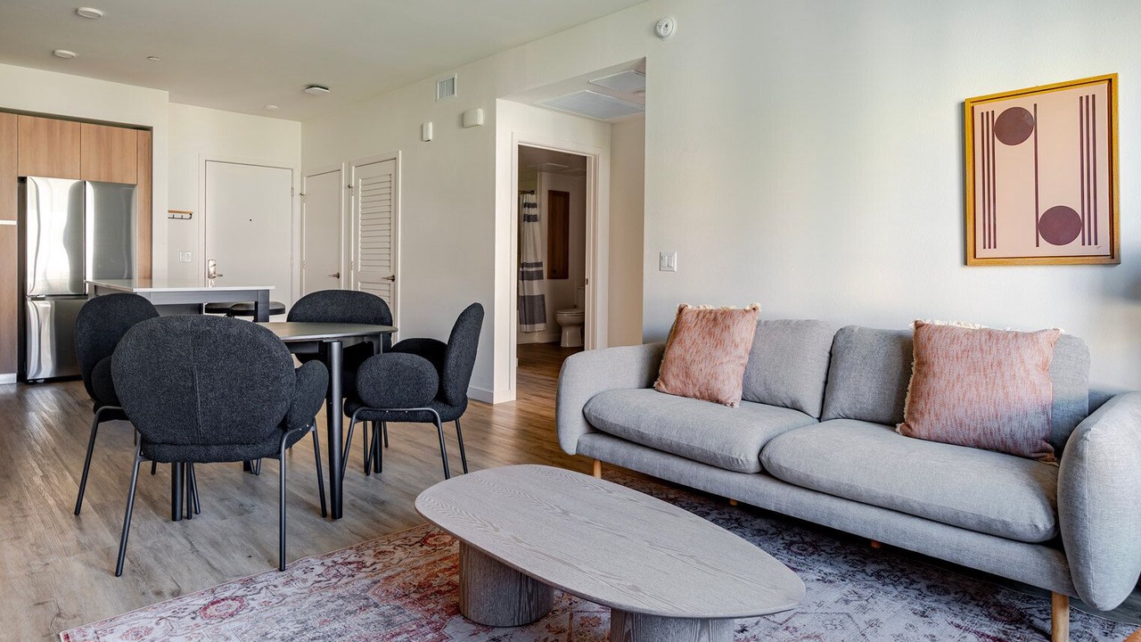 Photo of Livingroom in Newhall