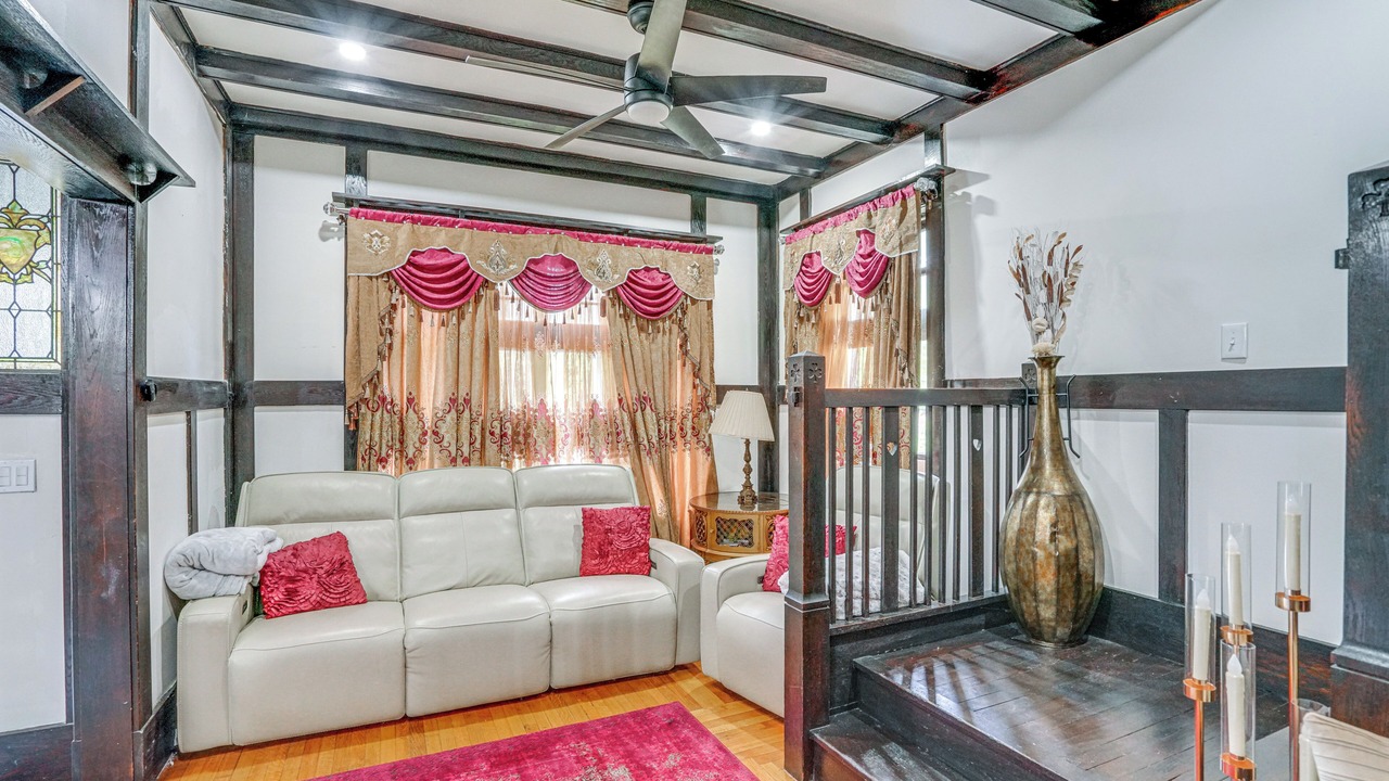 Photo of Bedroom in Stockade Historic District