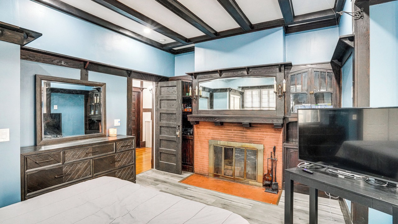 Photo of Bedroom in Stockade Historic District
