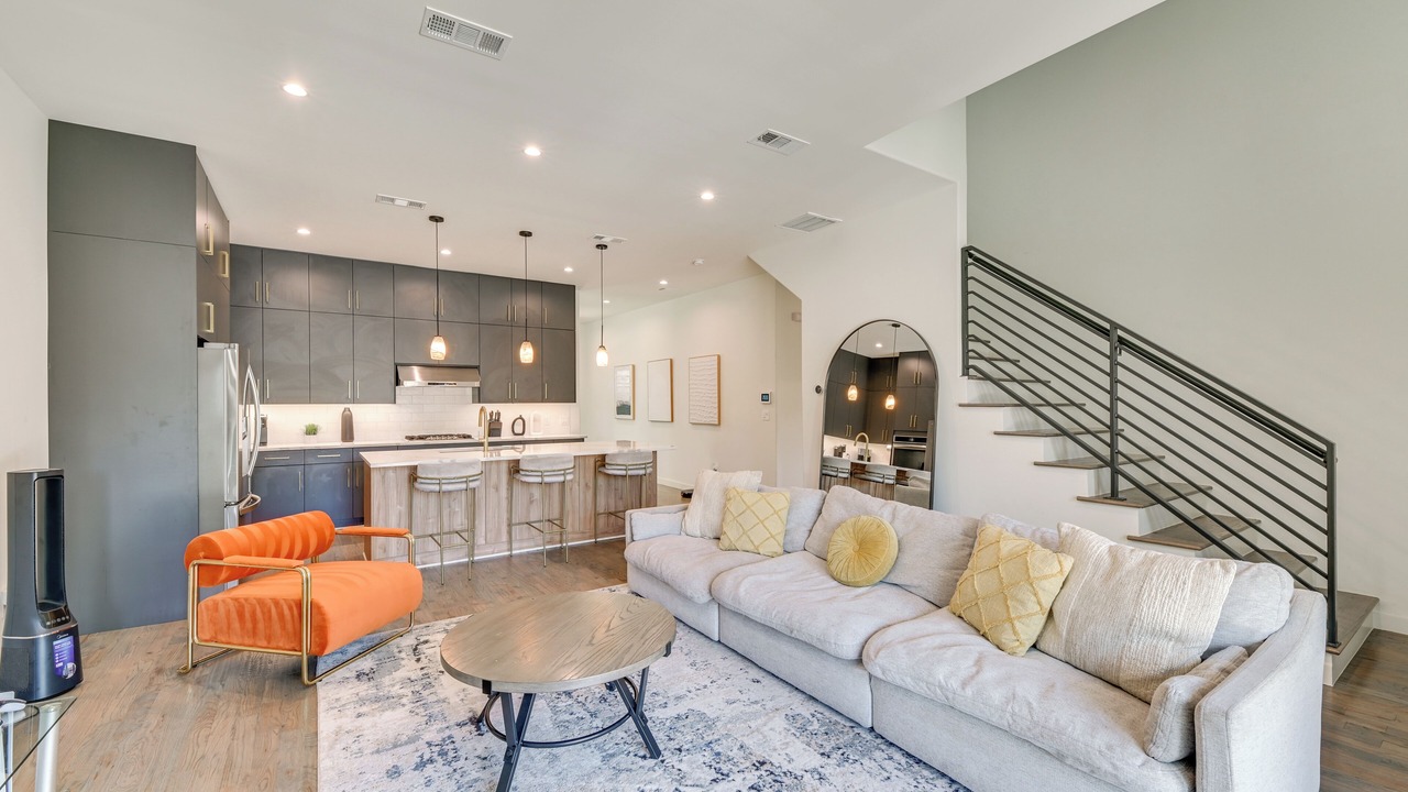 Photo of Livingroom in West Dallas