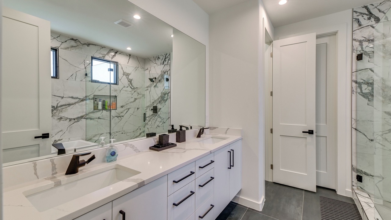 Photo of Bathroom in West Dallas