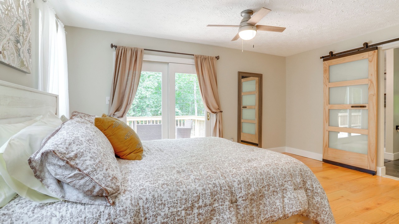 Photo of Bedroom in Lake Monticello