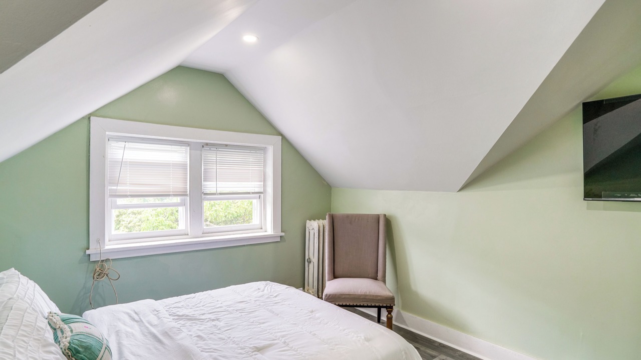 Photo of Bedroom in Stockade Historic District