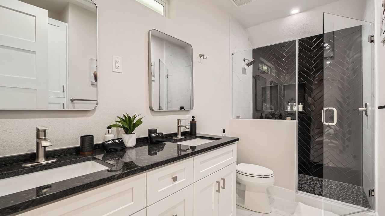 Photo of Bathroom in Govalle