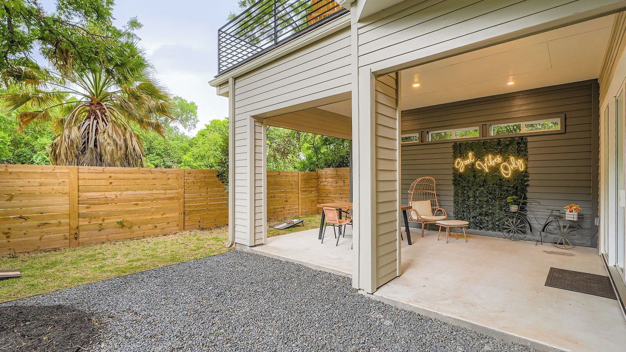 Photo of Others in Govalle