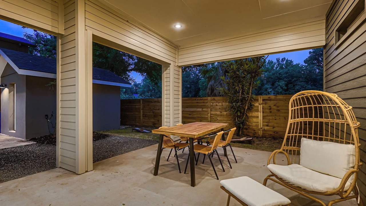 Photo of Outdoor in Govalle