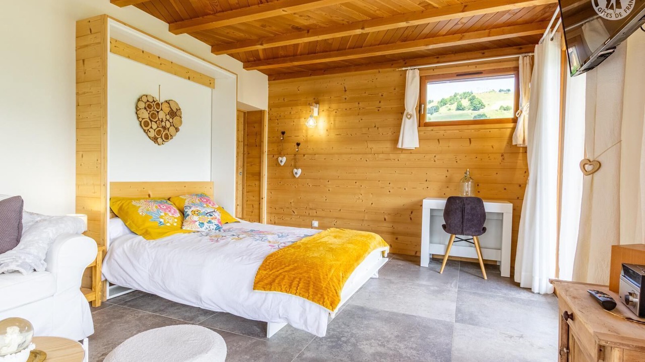 Photo of Bedroom in Albiez-Montrond