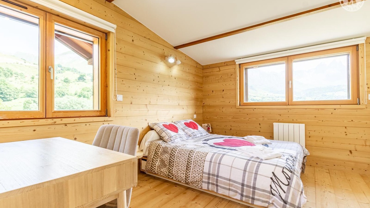 Photo of Bedroom in Albiez-Montrond