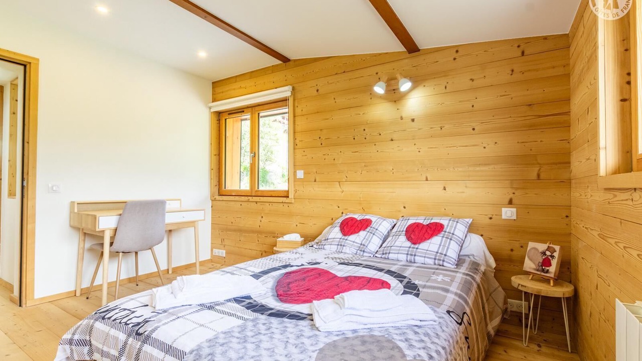 Photo of Bedroom in Albiez-Montrond