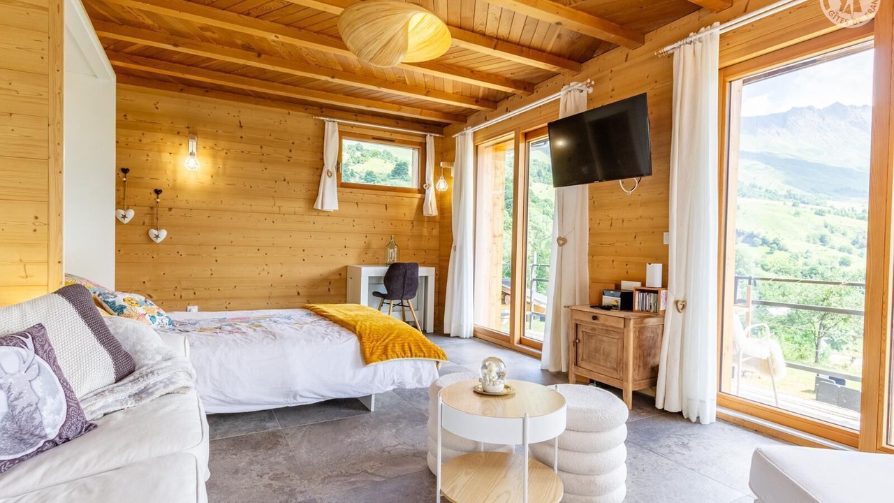 Photo of Bedroom in Albiez-Montrond