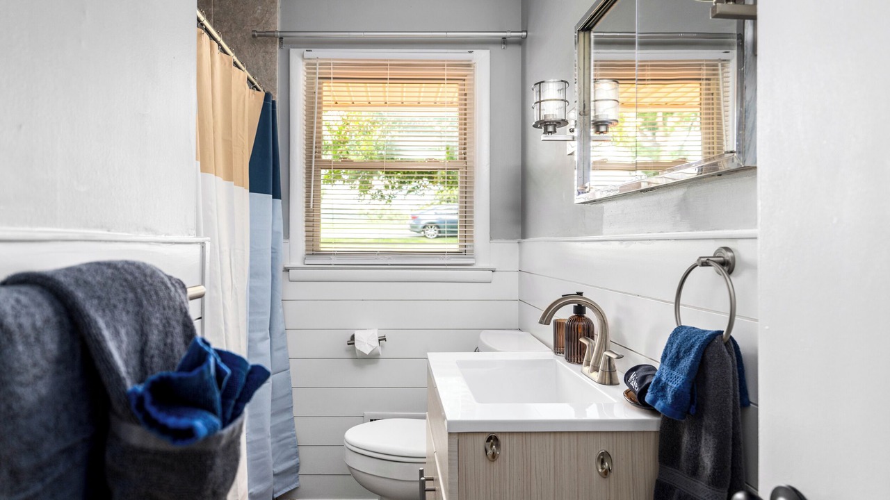 Photo of Bathroom in Vista Acres