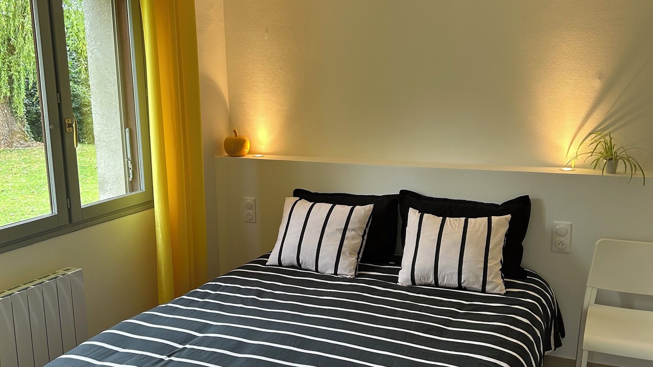 Photo of Bedroom in Douzy