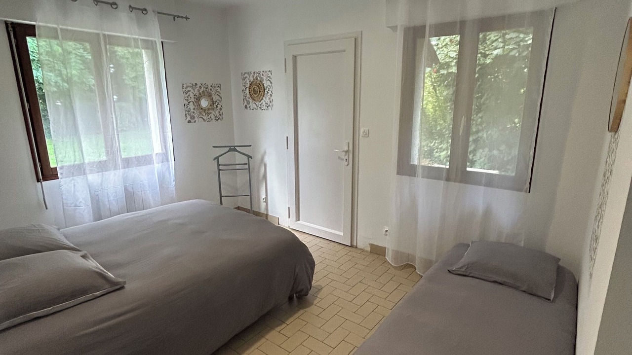 Photo of Bedroom in Douzy