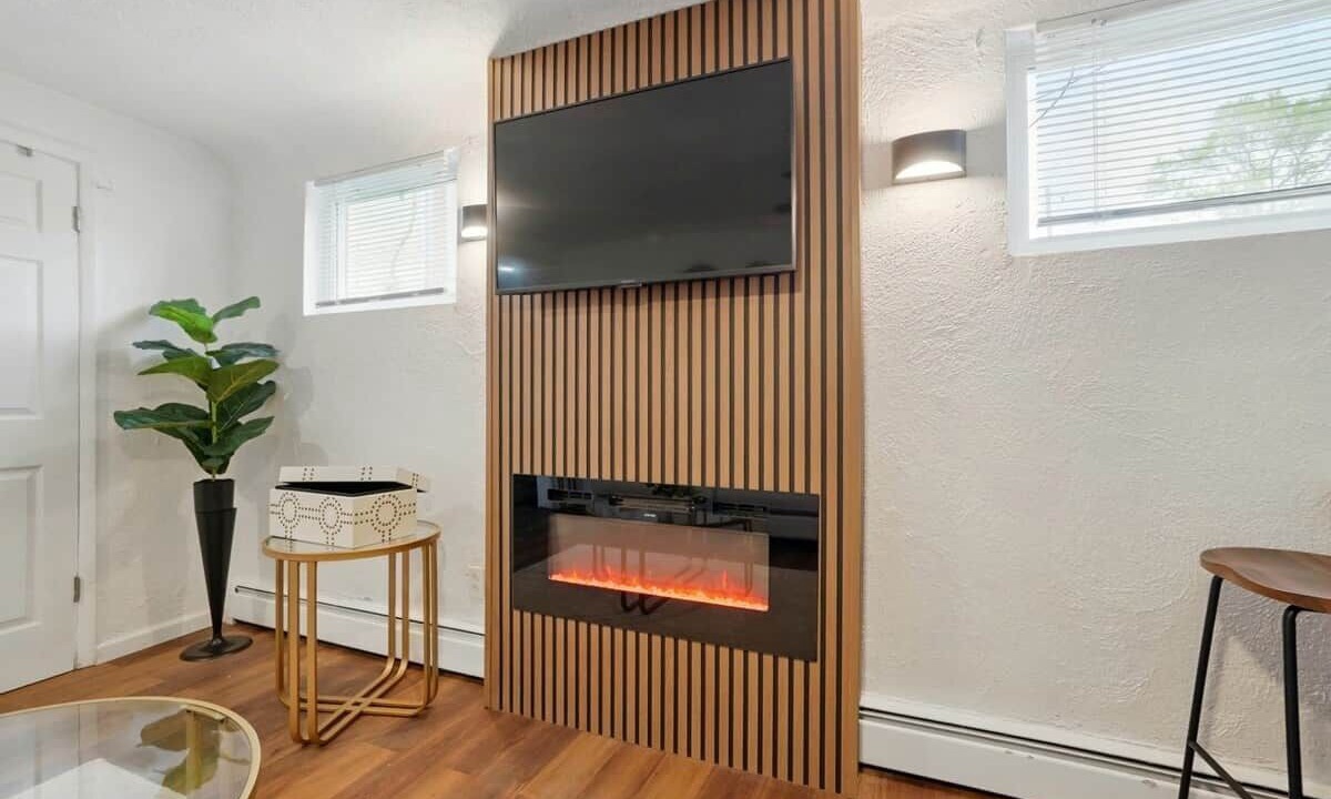 Photo of Livingroom in Roselawn Finance