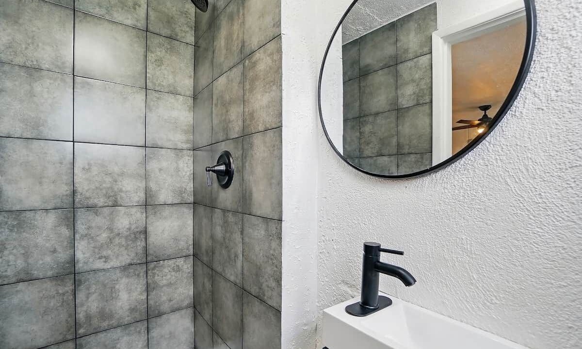 Photo of Bathroom in Roselawn Finance