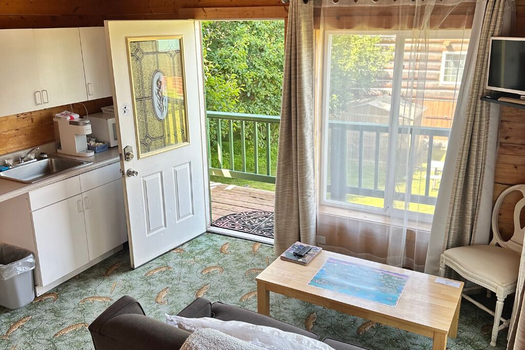 Photo of Livingroom in Homer