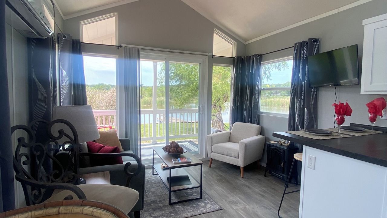 Photo of Livingroom in Dennis