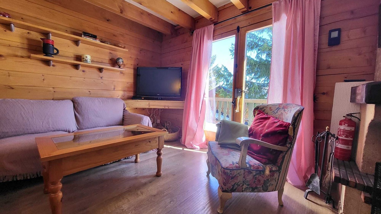 Photo of Livingroom in Pyrenees 2000