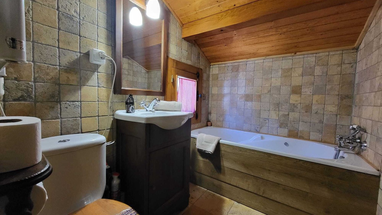 Photo of Bathroom in Pyrenees 2000