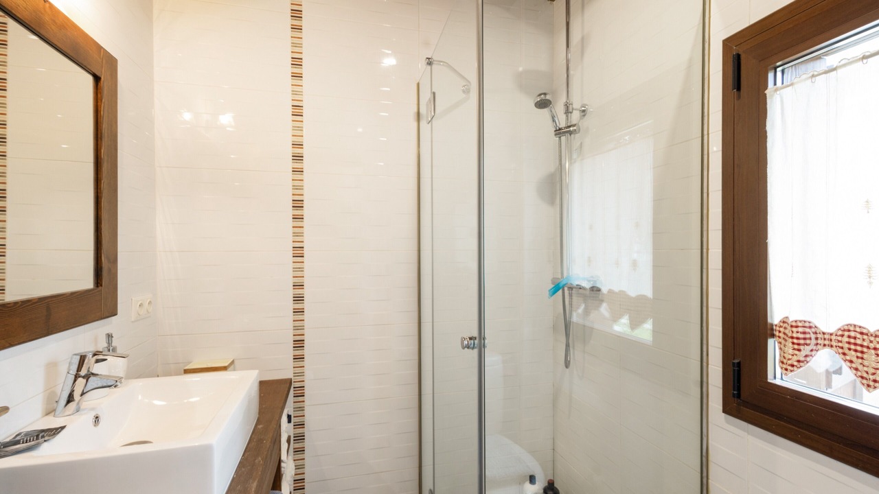 Photo of Bathroom in Angoustrine