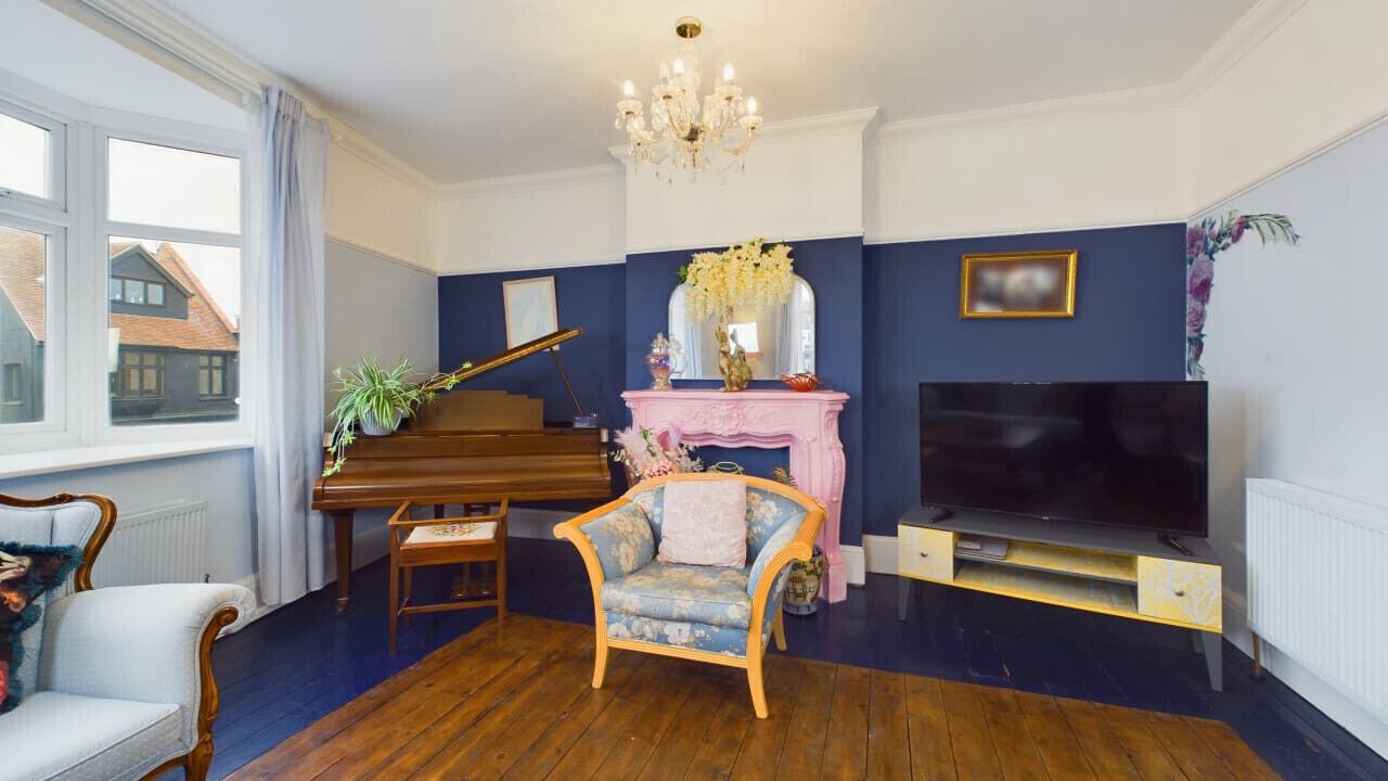 Photo of Livingroom in Leigh-on-Sea