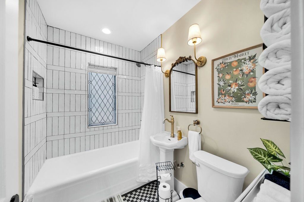 Photo of Bathroom in Cherry Street