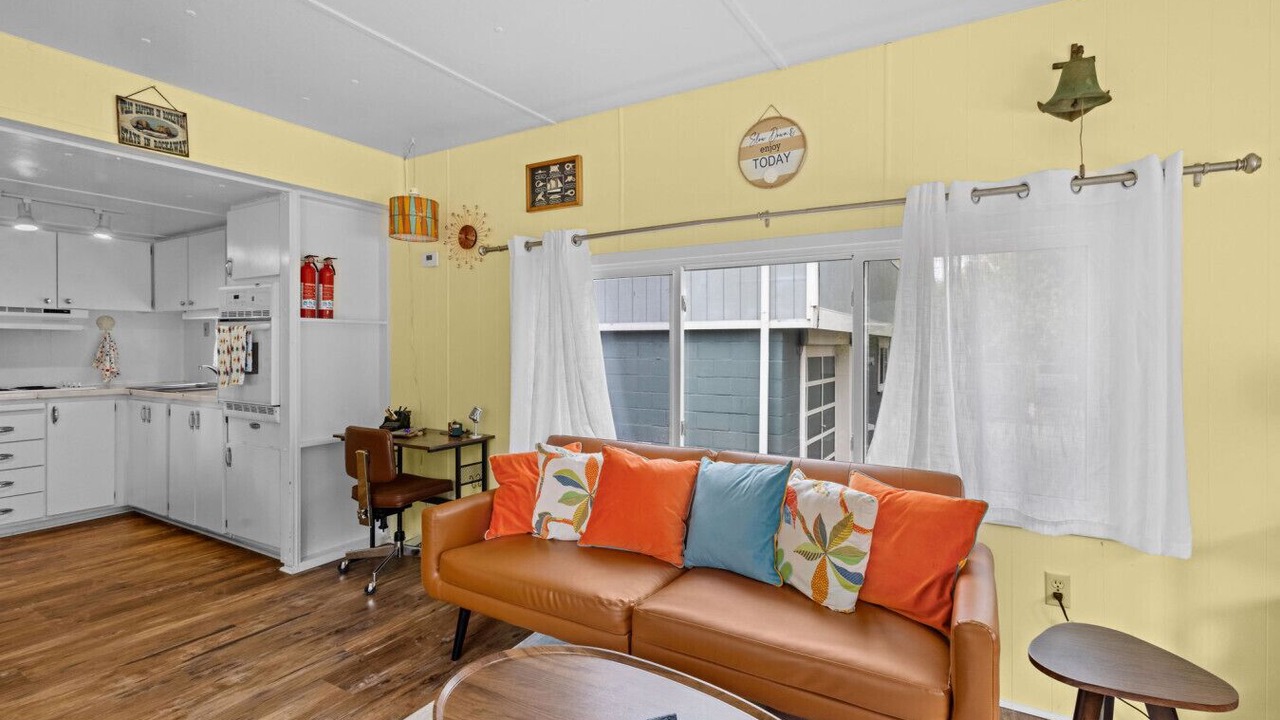 Photo of Livingroom in Rockaway Beach