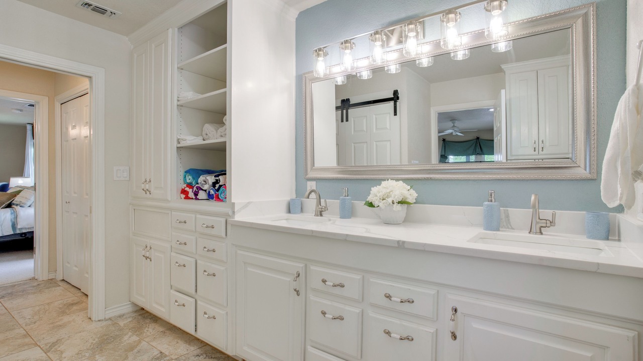 Photo of Bathroom in Lake Bridgeport
