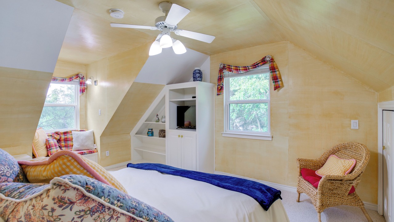 Photo of Bedroom in Lake Bridgeport
