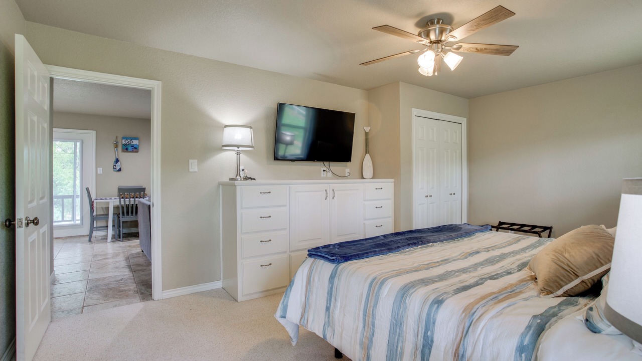 Photo of Bedroom in Lake Bridgeport
