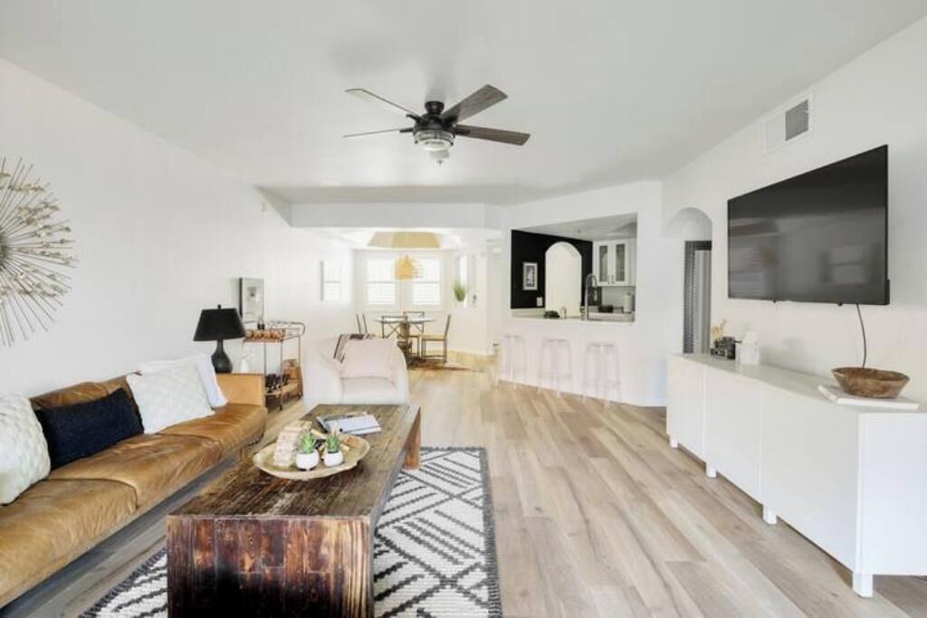 Photo of Livingroom in Camelback East