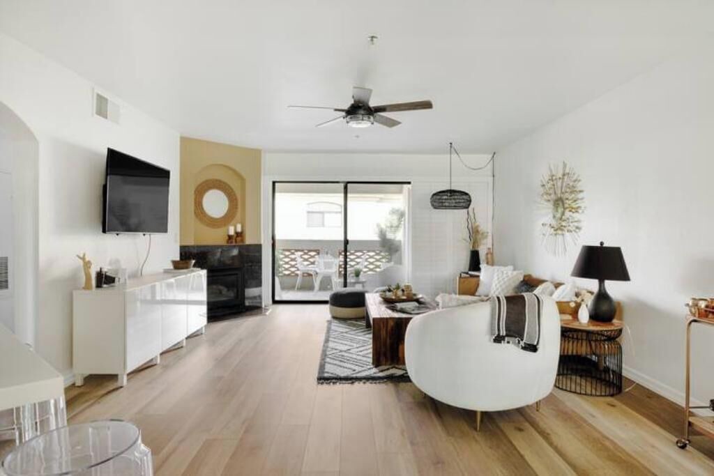 Photo of Livingroom in Camelback East