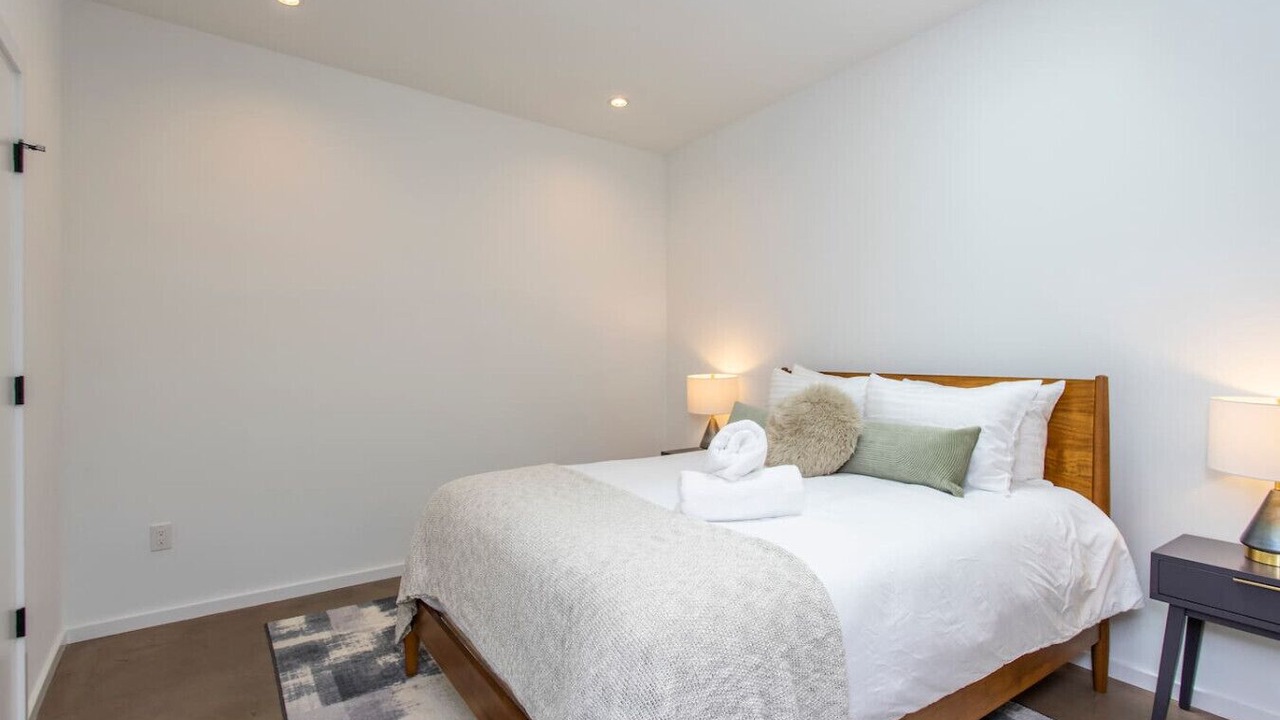 Photo of Bedroom in Washington Square West