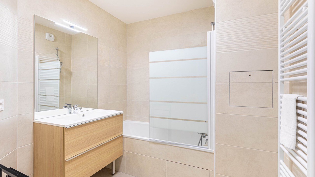 Photo of Bathroom in Villejuif