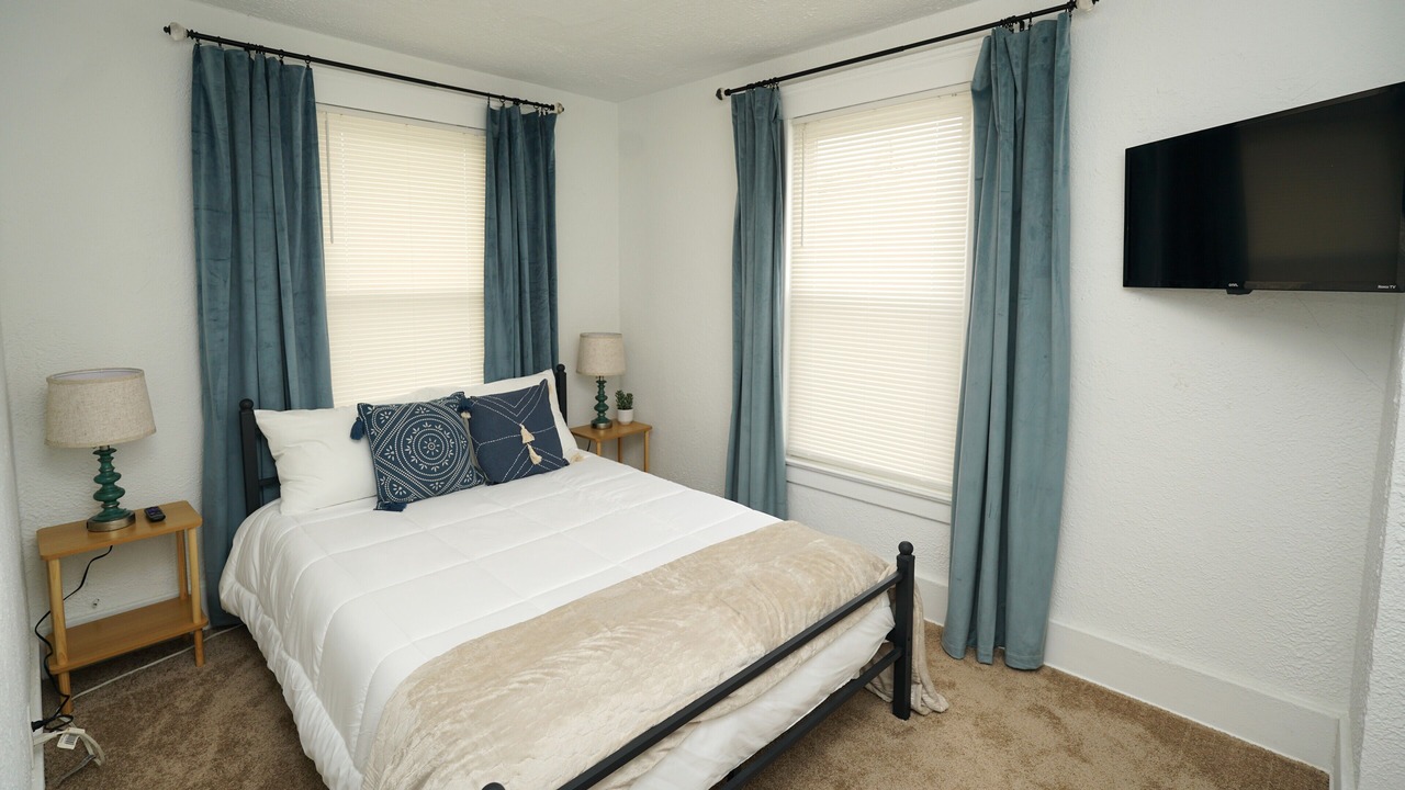 Photo of Bedroom in Elyria