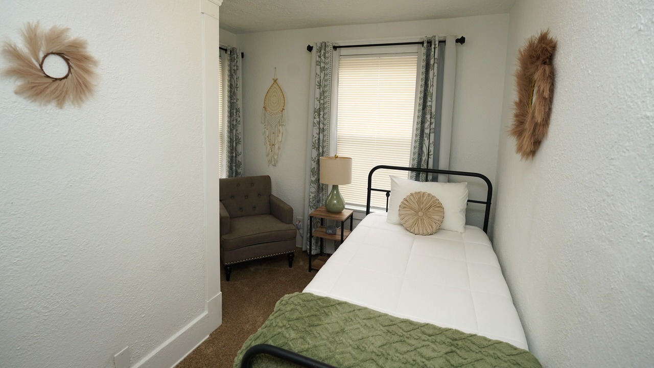 Photo of Bedroom in Elyria