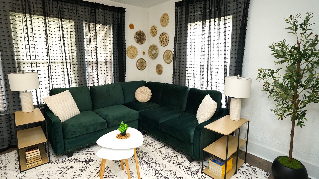 Photo of Livingroom in Elyria