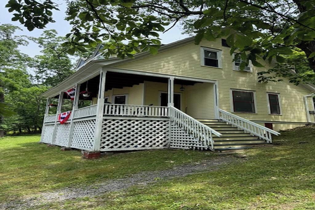 Photo of Outdoor in Burdett
