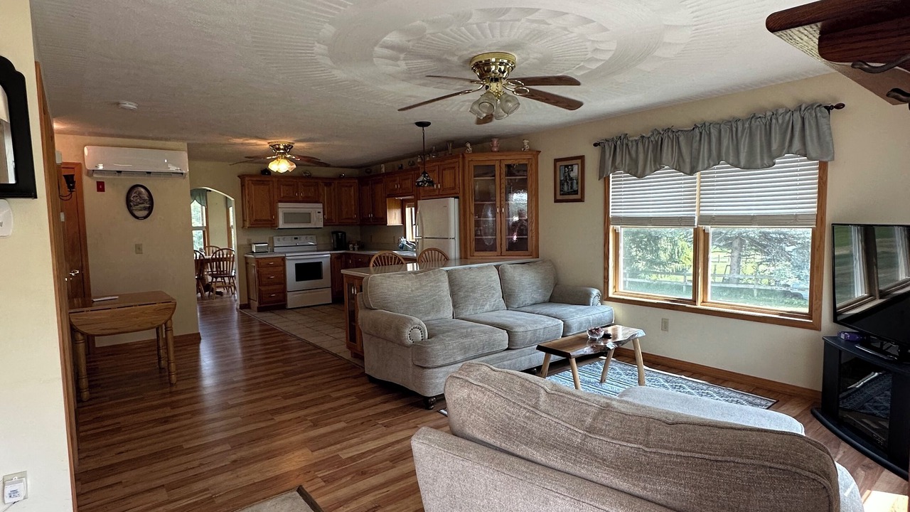 Photo of Livingroom in Brookfield
