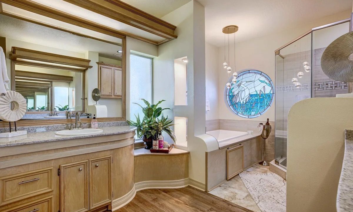 Photo of Bathroom in Willis