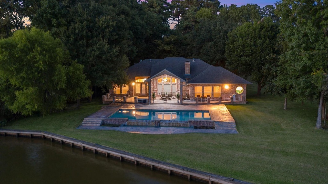 Photo of Outdoor in Willis