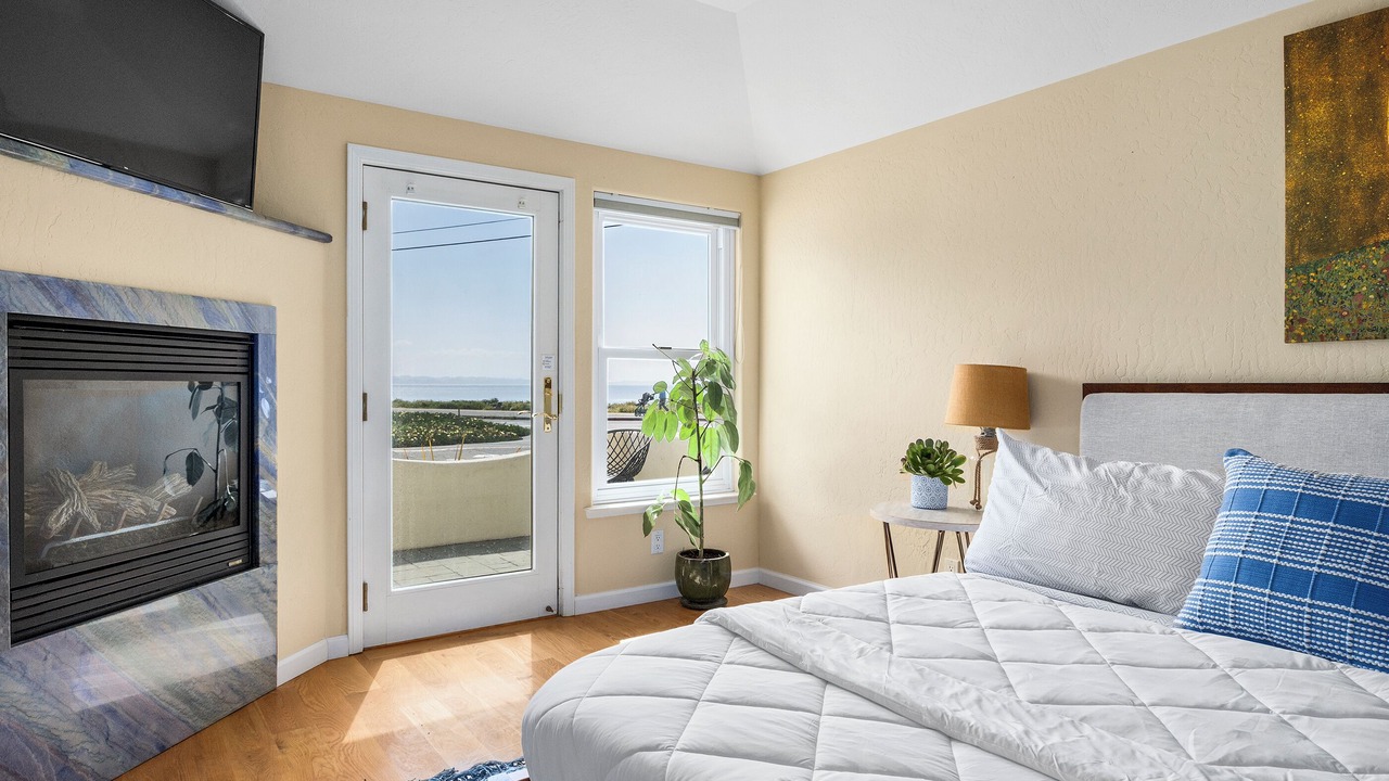 Photo of Bedroom in Opal Cliffs