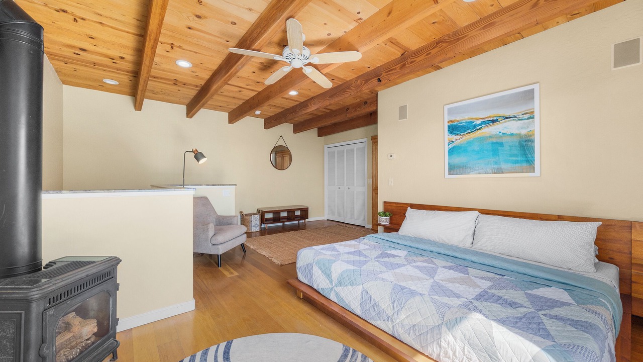 Photo of Bedroom in Opal Cliffs