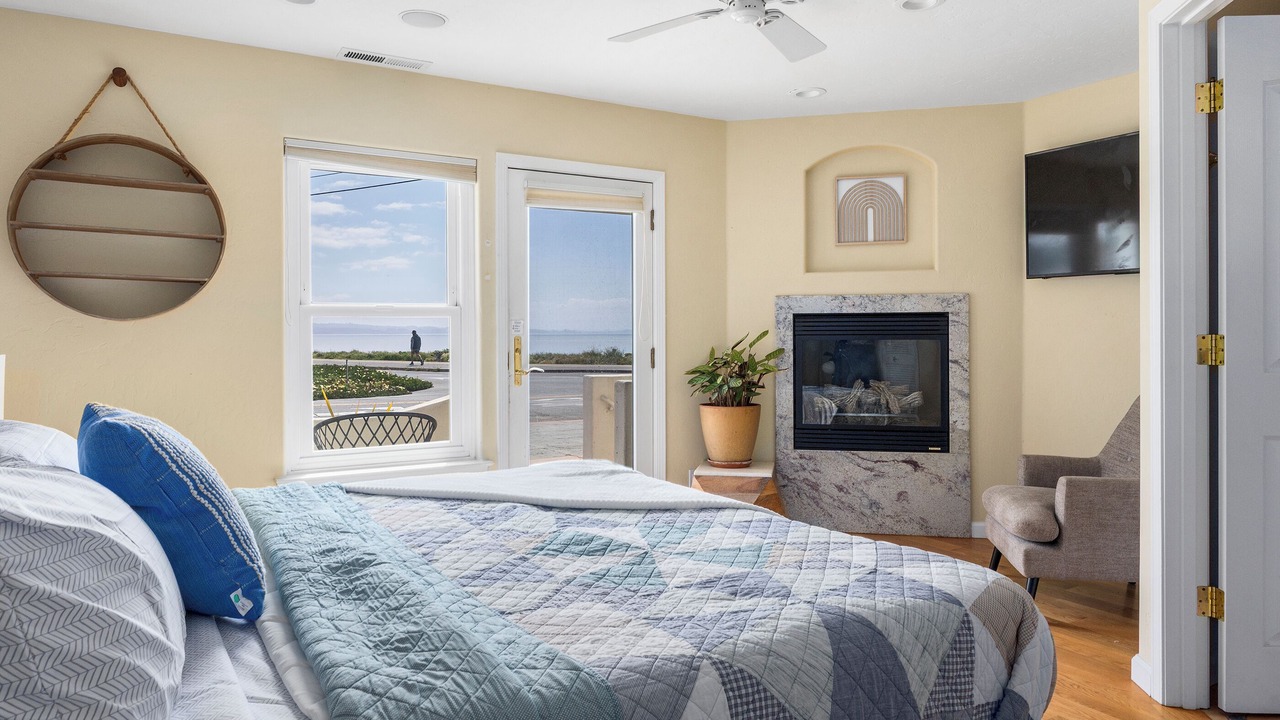 Photo of Bedroom in Opal Cliffs