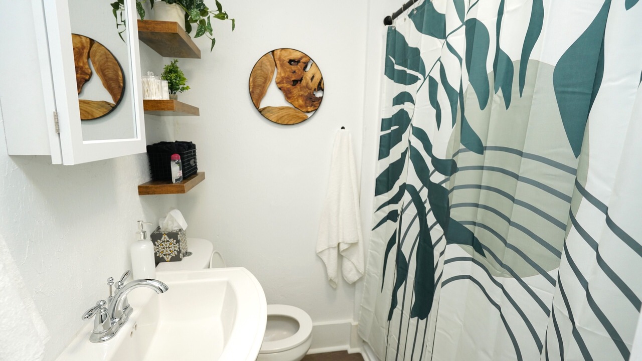 Photo of Bathroom in Elyria